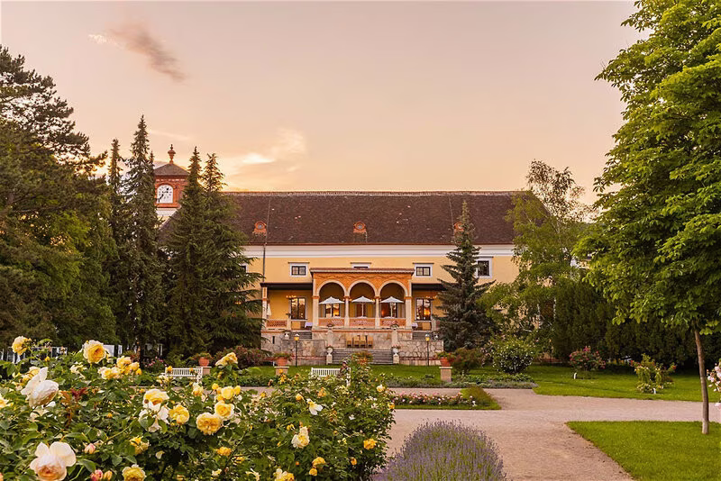 Hotel Schloss Weikersdorf Residenz & Spa