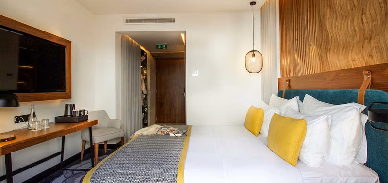 E7B22B06081F44F4798C751ED7DF2046
