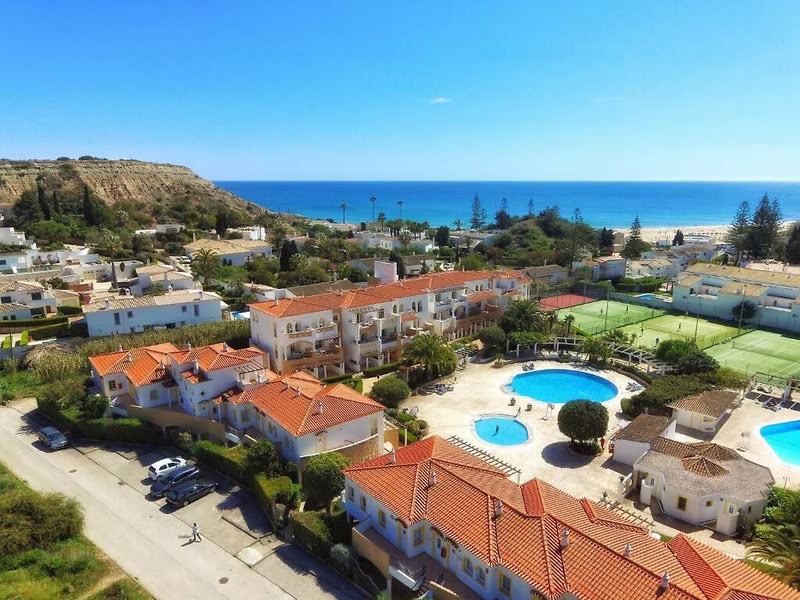 Luz Bay Club