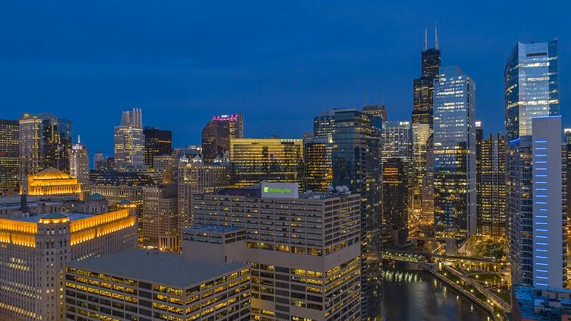 Holiday Inn Chicago Dwtn - Wolf Point by IHG