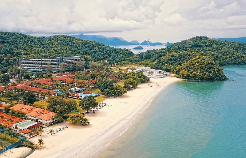 Holiday Villa Beach Resort & Spa