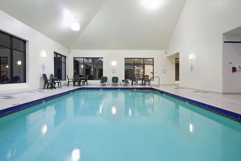 Holiday Inn & Suites Boston Peabody