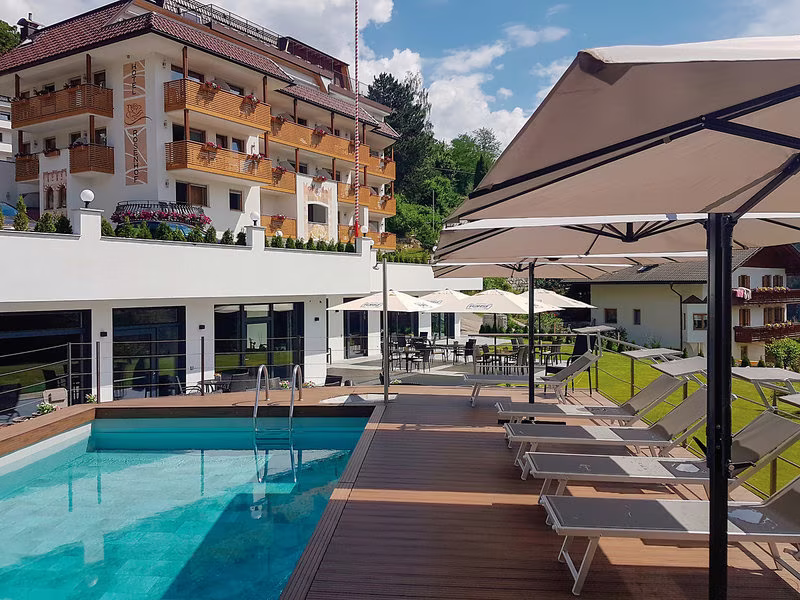 Molaris Lodges