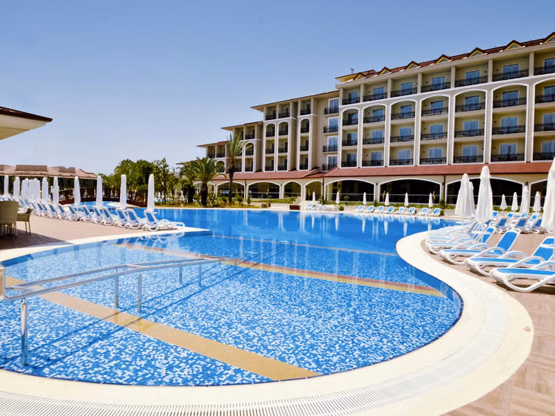 Paloma Oceana Resort