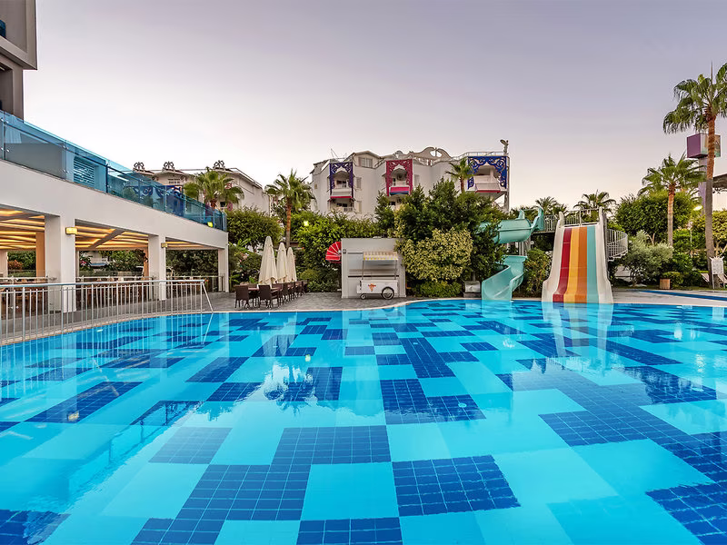 Hotel White City Beach