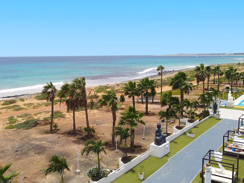 Hotel Livvo Budha Beach