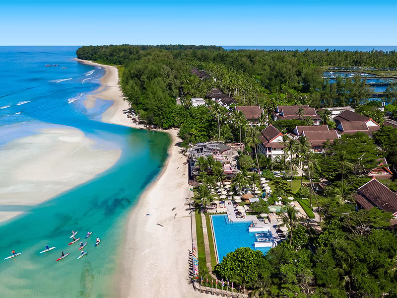 Apsara Beachfront Resort & Villa