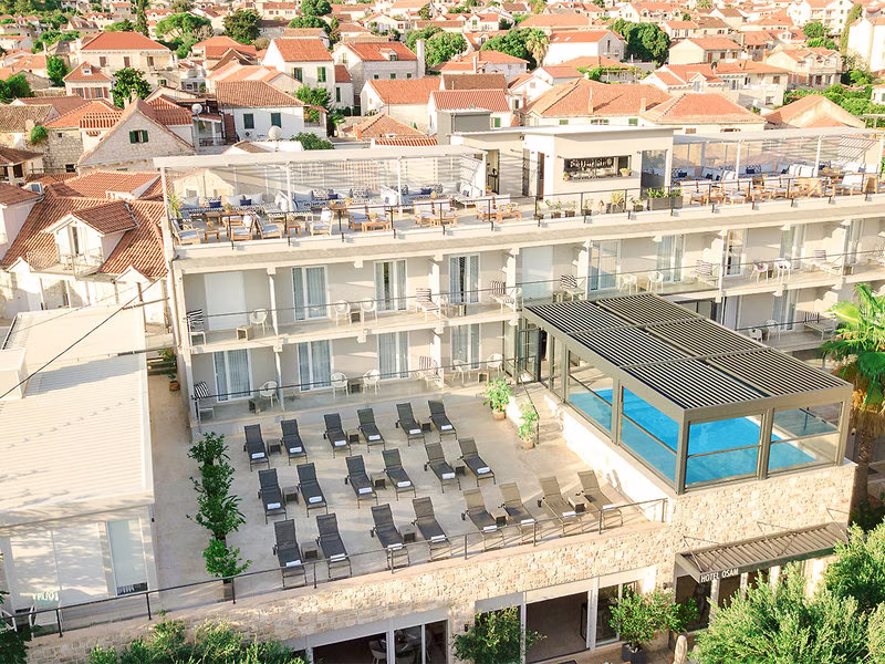 Hotel Osam