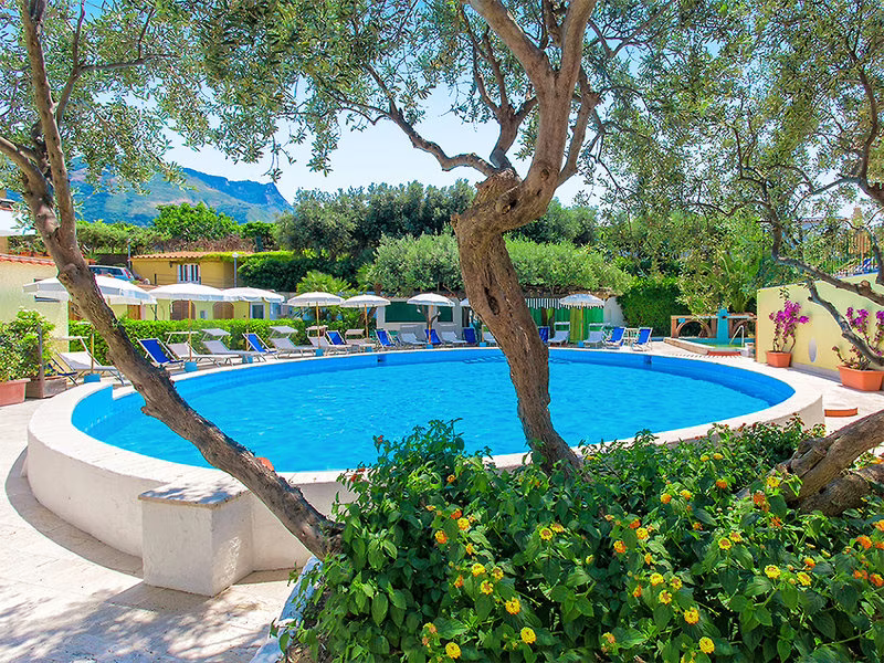 Hotel La Scogliera