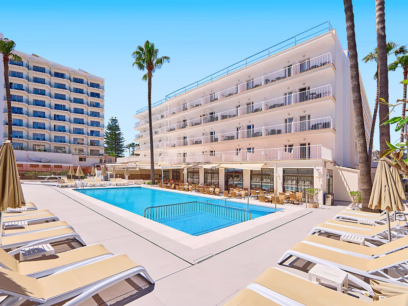 Universal Hotel Bikini