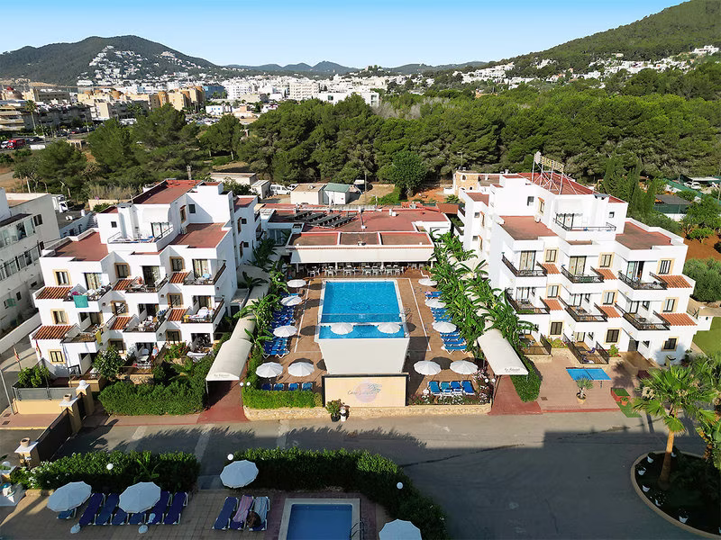 Invisa Aparthotel Casa Luis