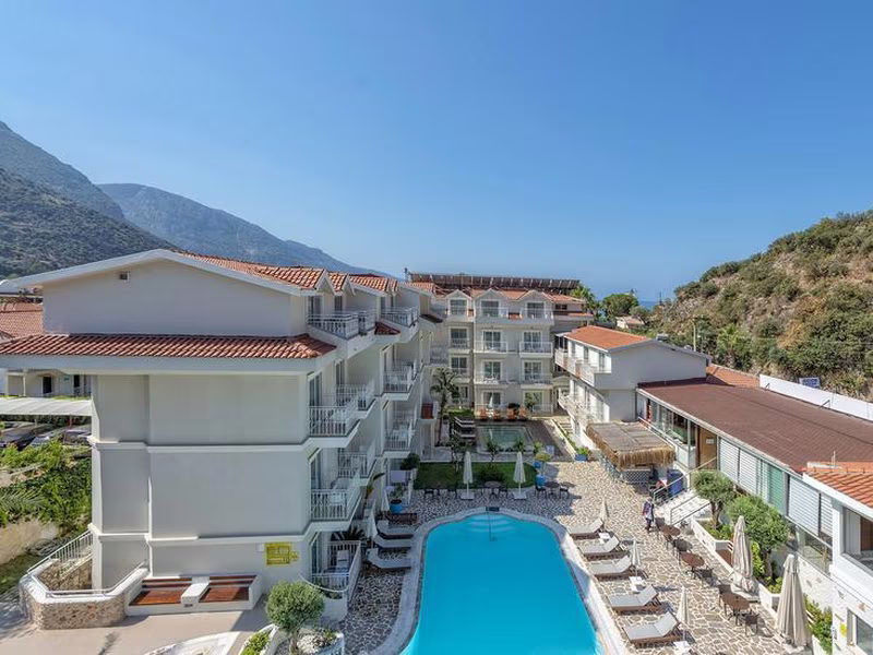 Montebello Deluxe Hotel