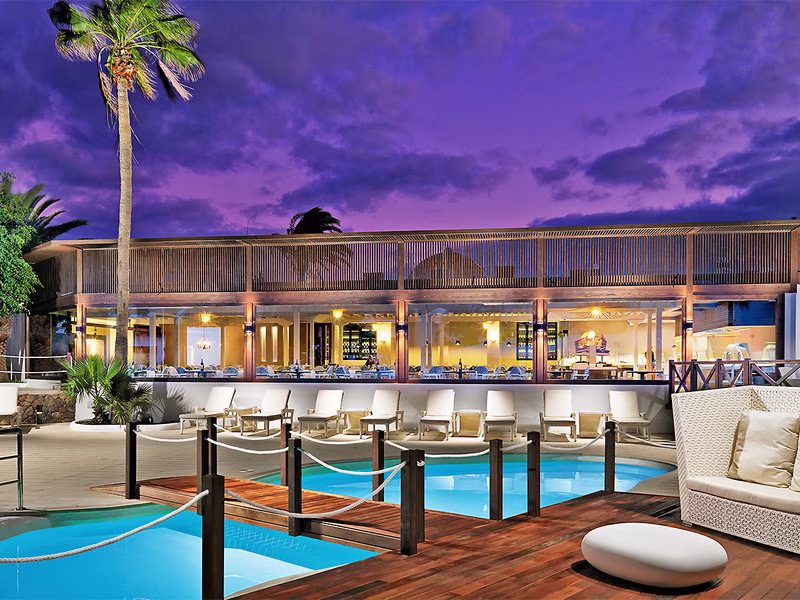 Hotel H10 White Suites