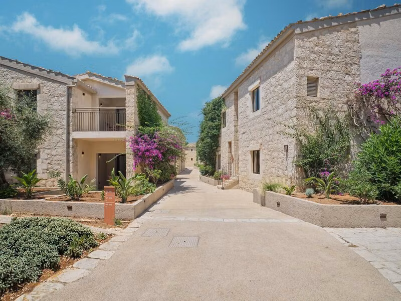 Mangia's Costa Ragusa Borgo