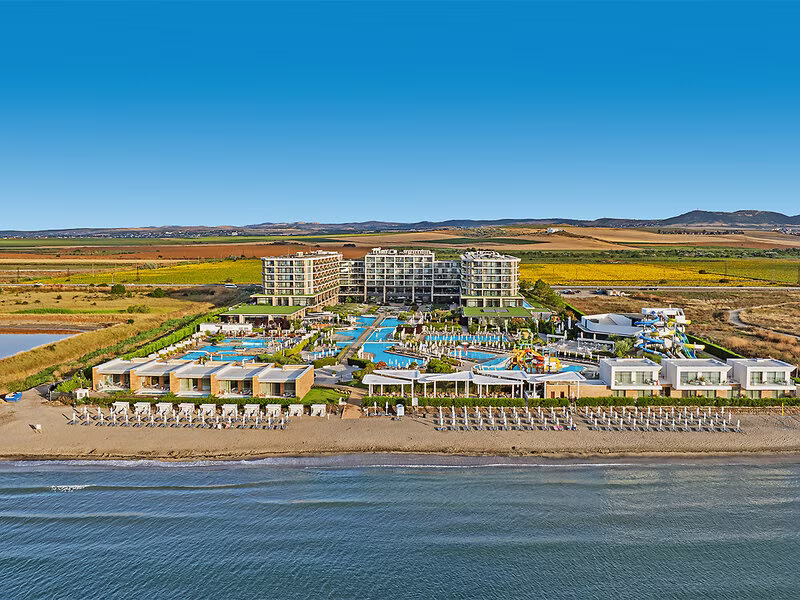Wave Beach Villas