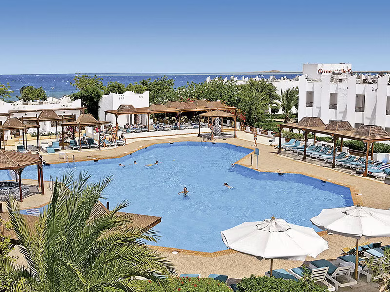 Hotel Menaville Resort