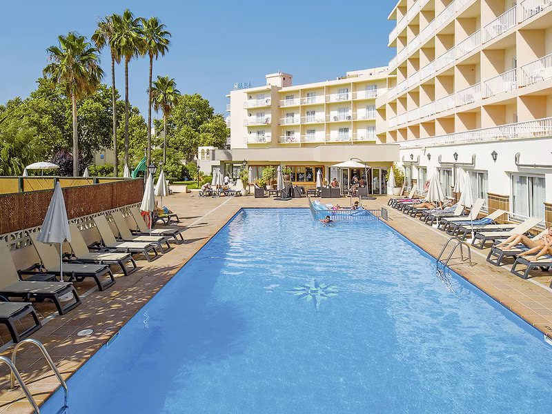 Invisa Hotel Es Pla