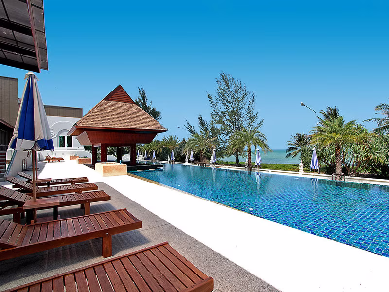 Maikhao Palm Beach Resort