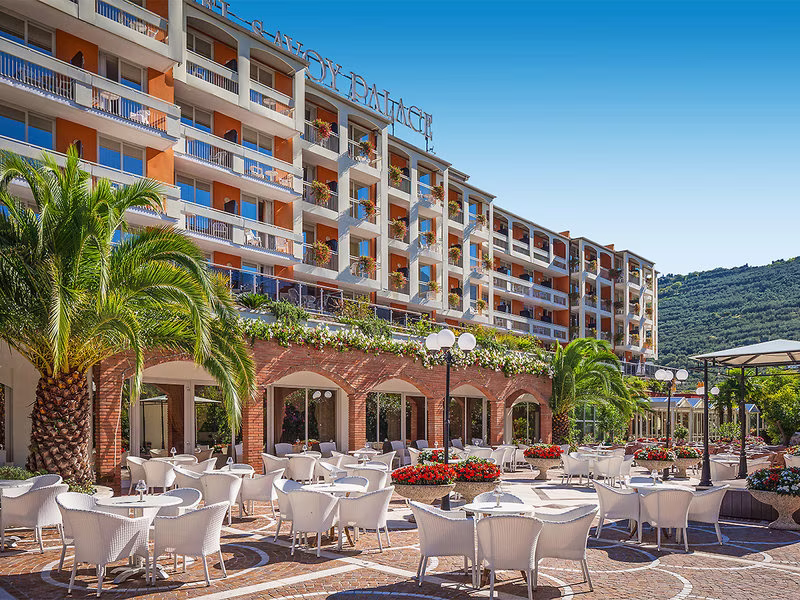 Hotel Savoy Palace