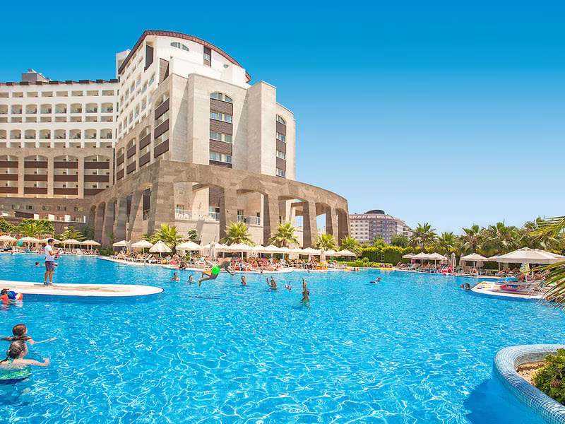Melas Hotel Lara