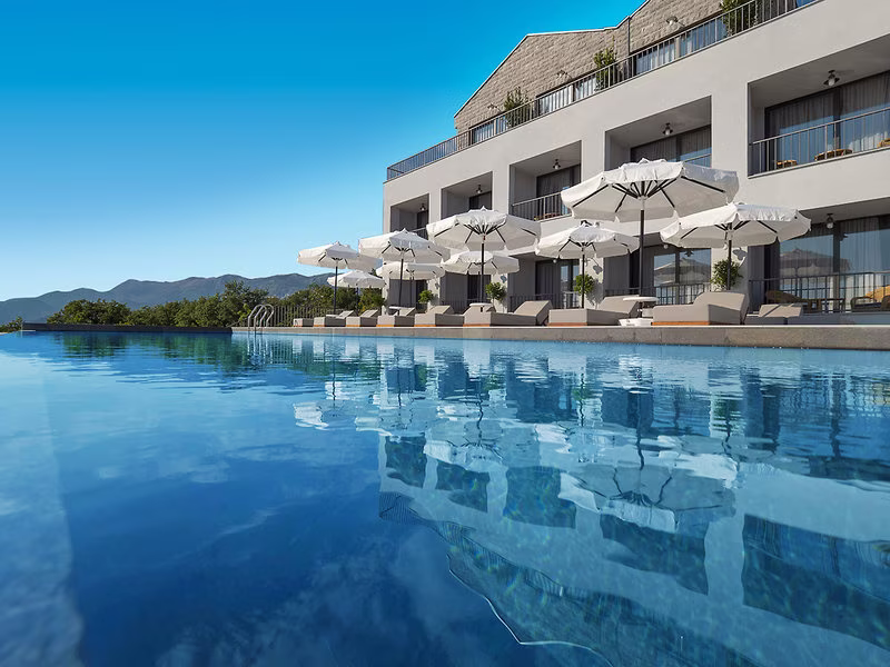 Hotel Vivid Blue