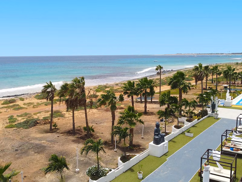 Hotel Livvo Budha Beach
