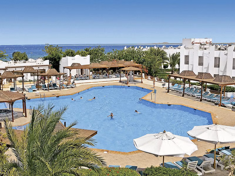 Hotel Menaville Resort