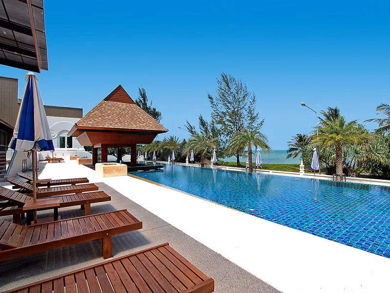 Maikhao Palm Beach Resort