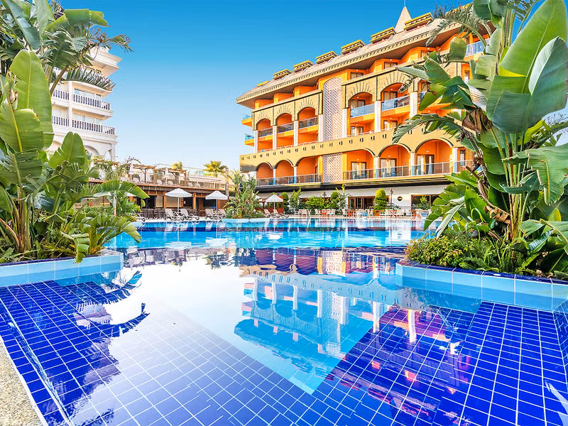 Hotel Orange Palace Side