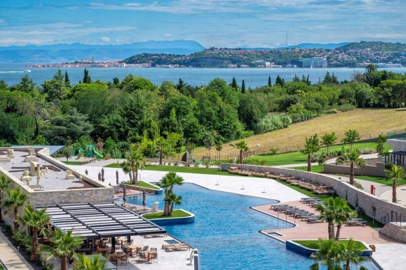 Petram Resort&Residences