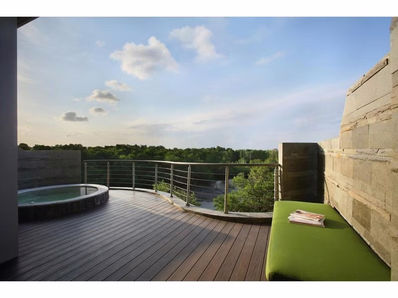 The Crystal Luxury Bay Resort