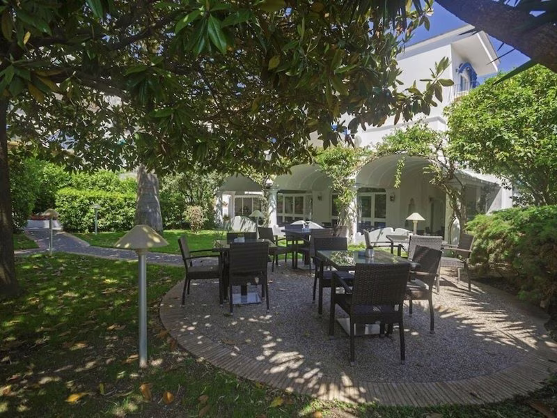 Pazziella Garden & Suites