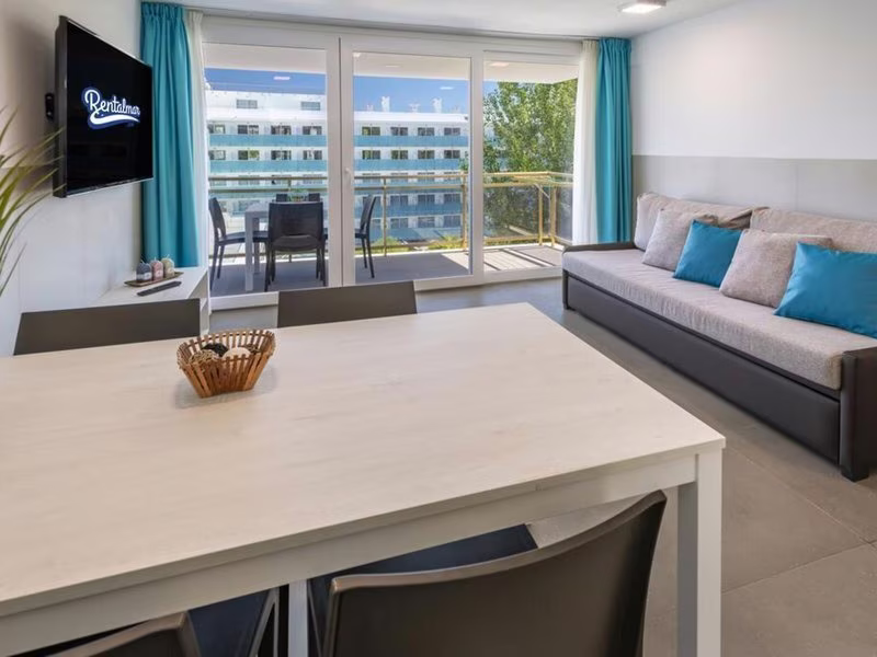 Salou Playa Family Suites by Rentalmar