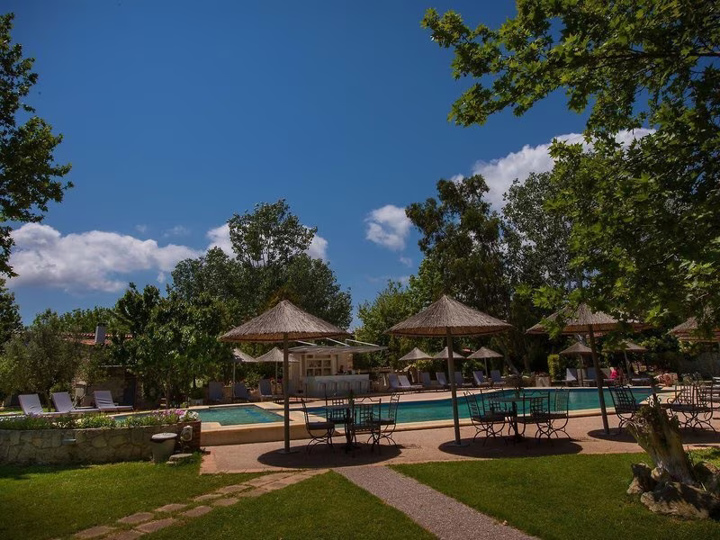 Petrino ECO Village
