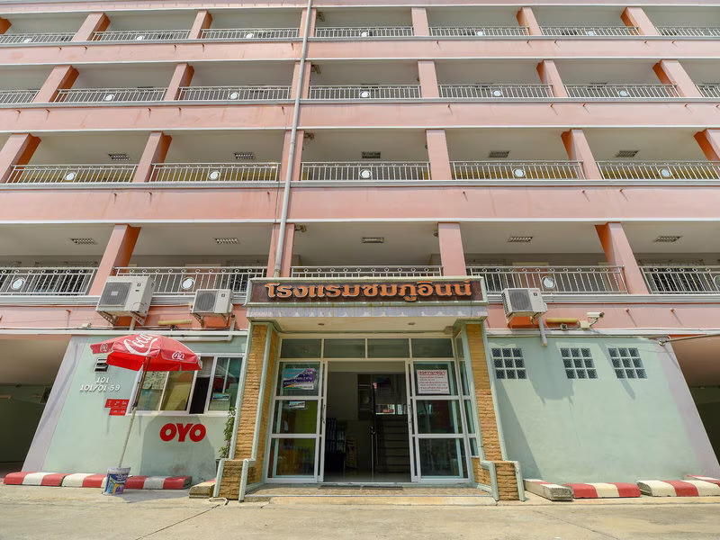 Chompoo by OYO Rooms
