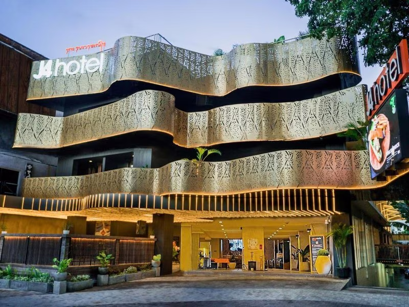 J4 Hotels