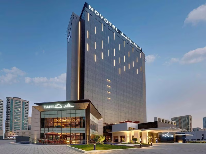 Novotel Sharjah E. c.