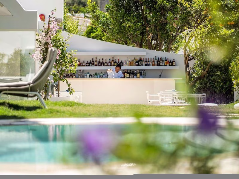 Pazziella Garden & Suites