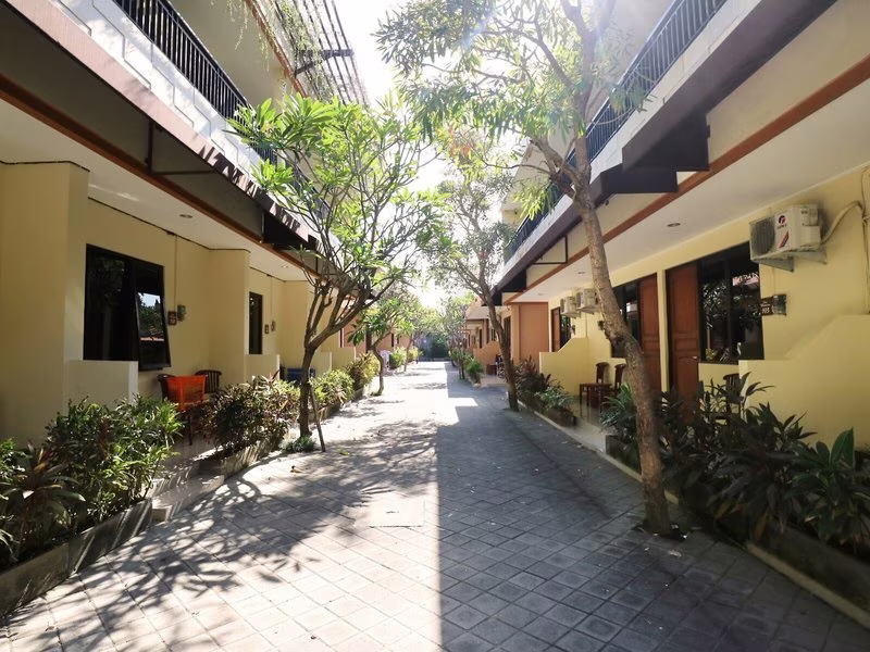 Dee Mansion