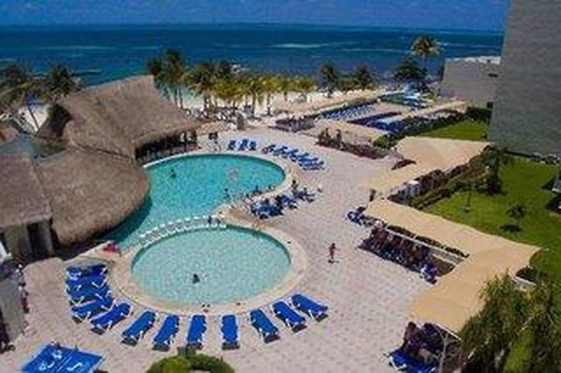Aquamarina Beach Resort
