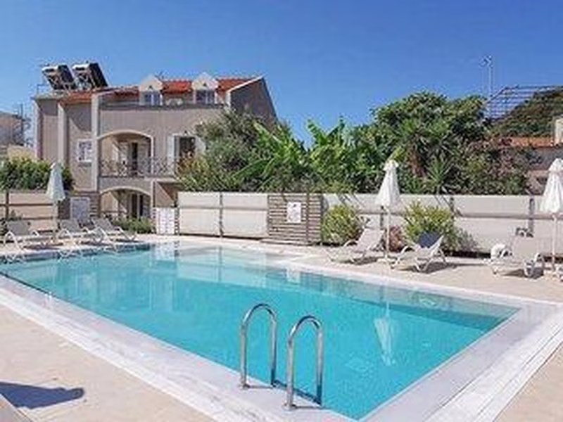 Notos Studios & Apartments