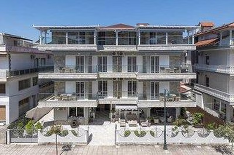 Ouzas Luxury Hotel
