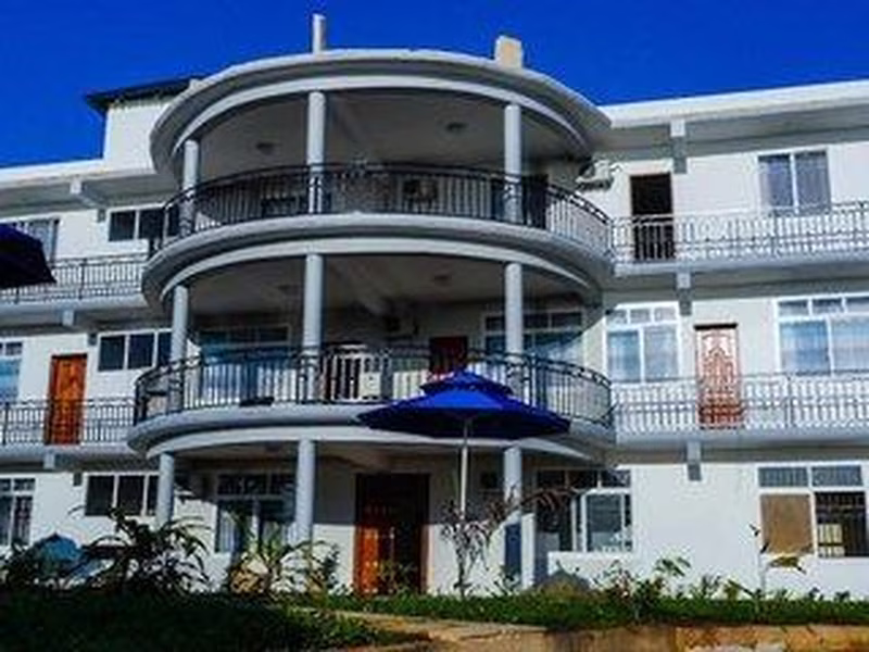 Sea Crest Hotel