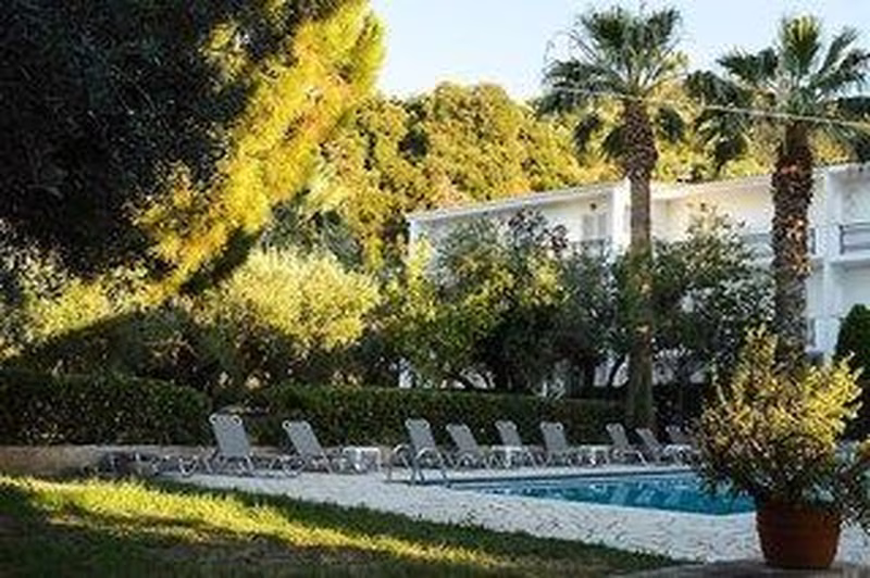 Paradise Beach Apartments