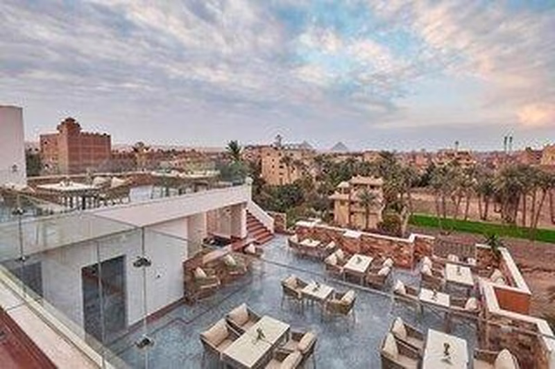Palmeras Pyramids Hotel