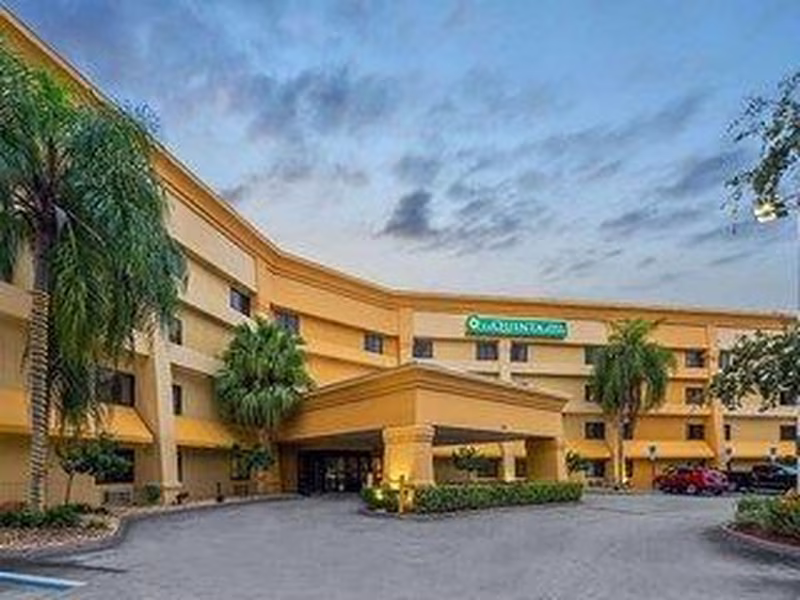 La Quinta Inn & Suites Miami Airport East